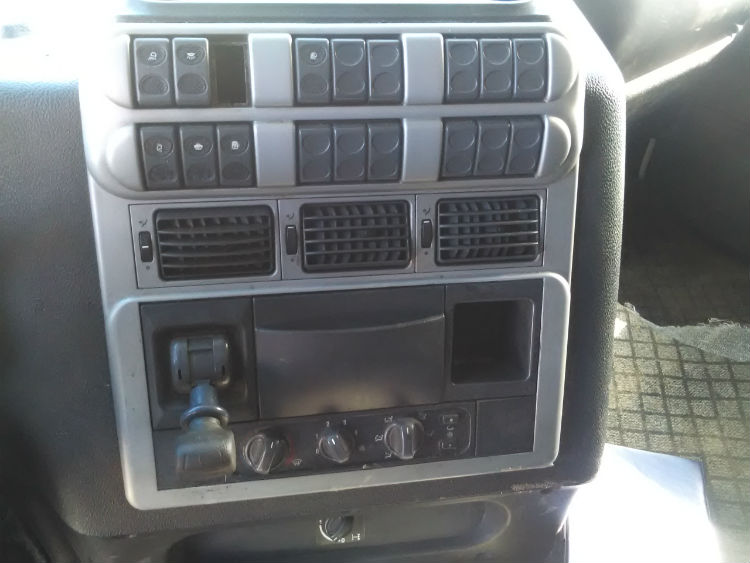 Iveco Stralis 440S42 - Image 8